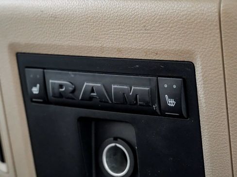 Used 2017 RAM 1500 Laramie w/ Convenience Group AWD/4WD image 32