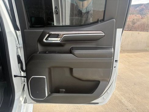 Used 2023 Chevrolet Silverado 1500 LTZ image 17