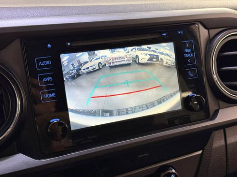 Used 2018 Toyota Tacoma TRD Sport RWD image 21
