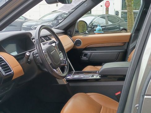 Used 2018 Land Rover Discovery HSE Luxury image 16