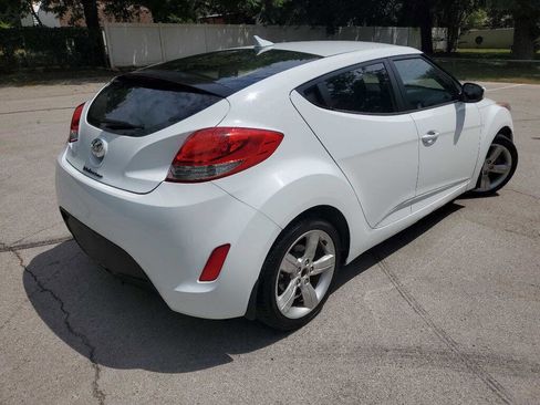 Used 2015 Hyundai Veloster image 6