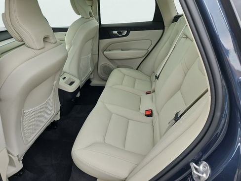 Used 2024 Volvo XC60 B5 Plus w/ Protection Package Premier AWD/4WD image 35