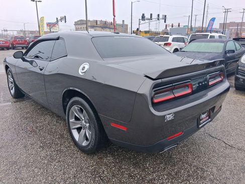 Used 2019 Dodge Challenger SXT image 8