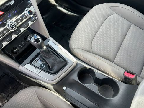 Used 2020 Hyundai Elantra SEL image 20