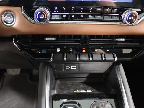 New 2026 GMC Canyon AT4 w/ Technology Plus Package AWD/4WD image 35