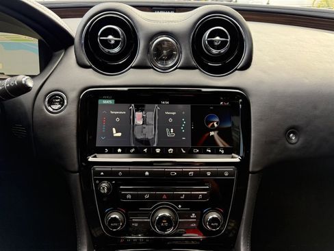 Used 2018 Jaguar XJ L Portfolio image 29