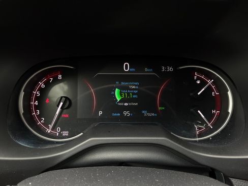 Used 2025 Toyota RAV4 XLE FWD image 37