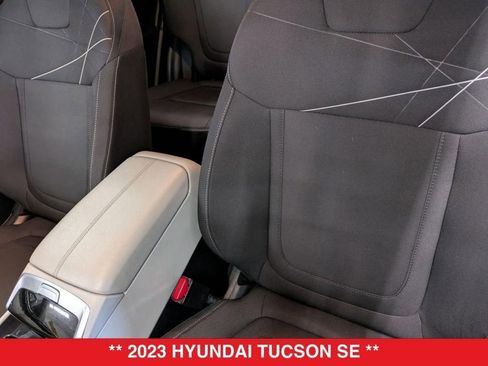 Used 2023 Hyundai Tucson SE image 17