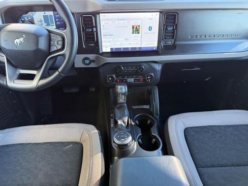 Used 2023 Ford Bronco Wildtrak AWD/4WD image 11