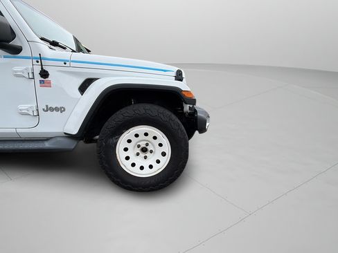 Used 2018 Jeep Wrangler Unlimited Sahara w/ Dual Top Group AWD/4WD image 30