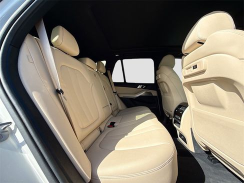 Used 2019 BMW X5 xDrive40i w/ Convenience Package image 30
