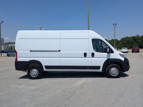 Used 2025 RAM ProMaster 2500 w/ Convenience Group FWD image 2