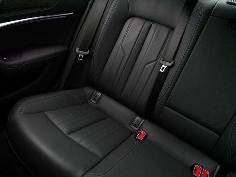 Used 2024 Audi A6 Premium Plus image 12