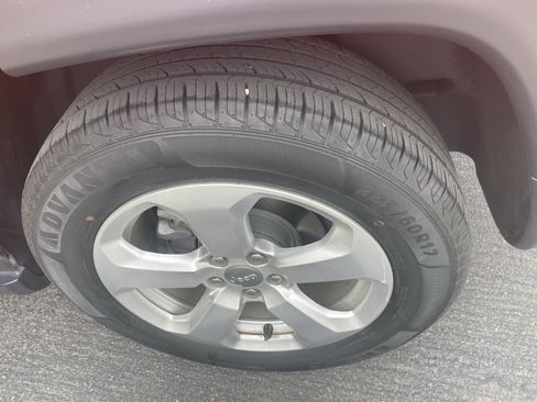 Used 2019 Jeep Compass Latitude FWD image 20