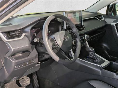 Used 2023 Toyota RAV4 XLE Premium image 10