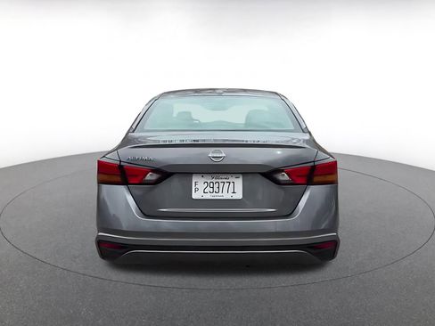 Used 2025 Nissan Altima 2.5 SV image 12