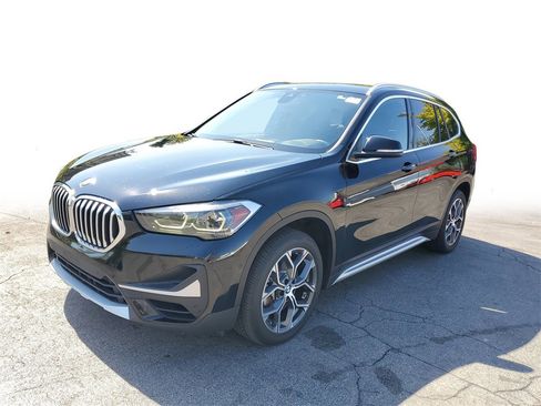 Used 2021 BMW X1 xDrive28i w/ Premium Package image 3