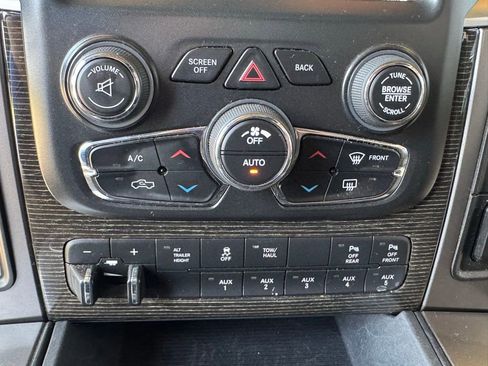 Used 2018 RAM 2500 Limited image 32