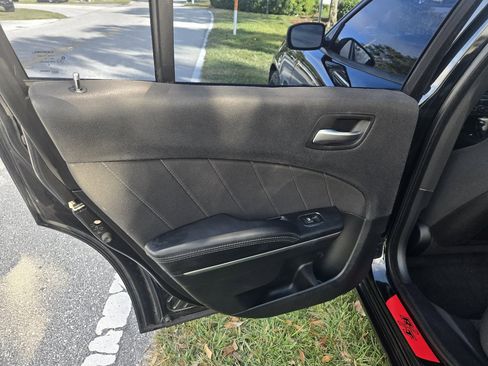 Used 2016 Dodge Charger R/T image 17
