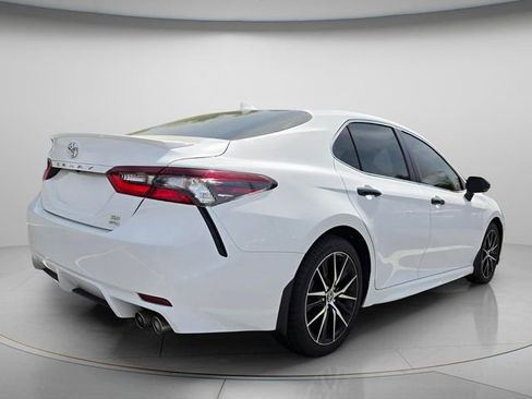 Used 2023 Toyota Camry SE image 6