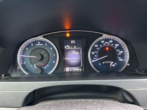 Used 2017 Toyota Camry LE FWD image 10