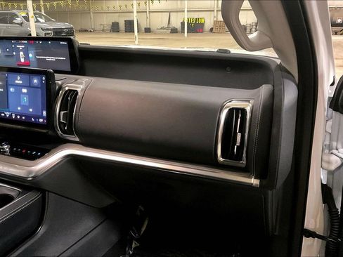 Certified 2025 Ford Expedition Max Platinum AWD/4WD image 15