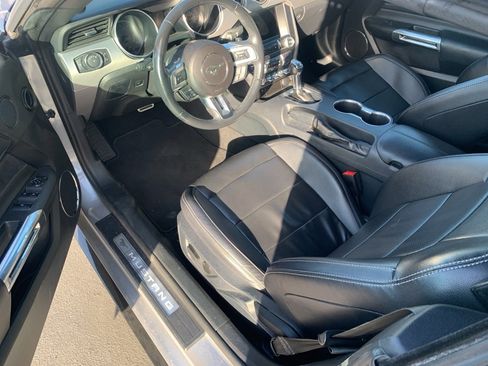 Used 2021 Ford Mustang Premium image 10