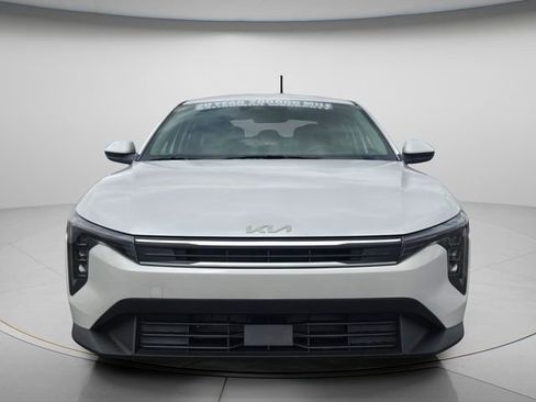 New 2025 Kia K4 LXS FWD image 3