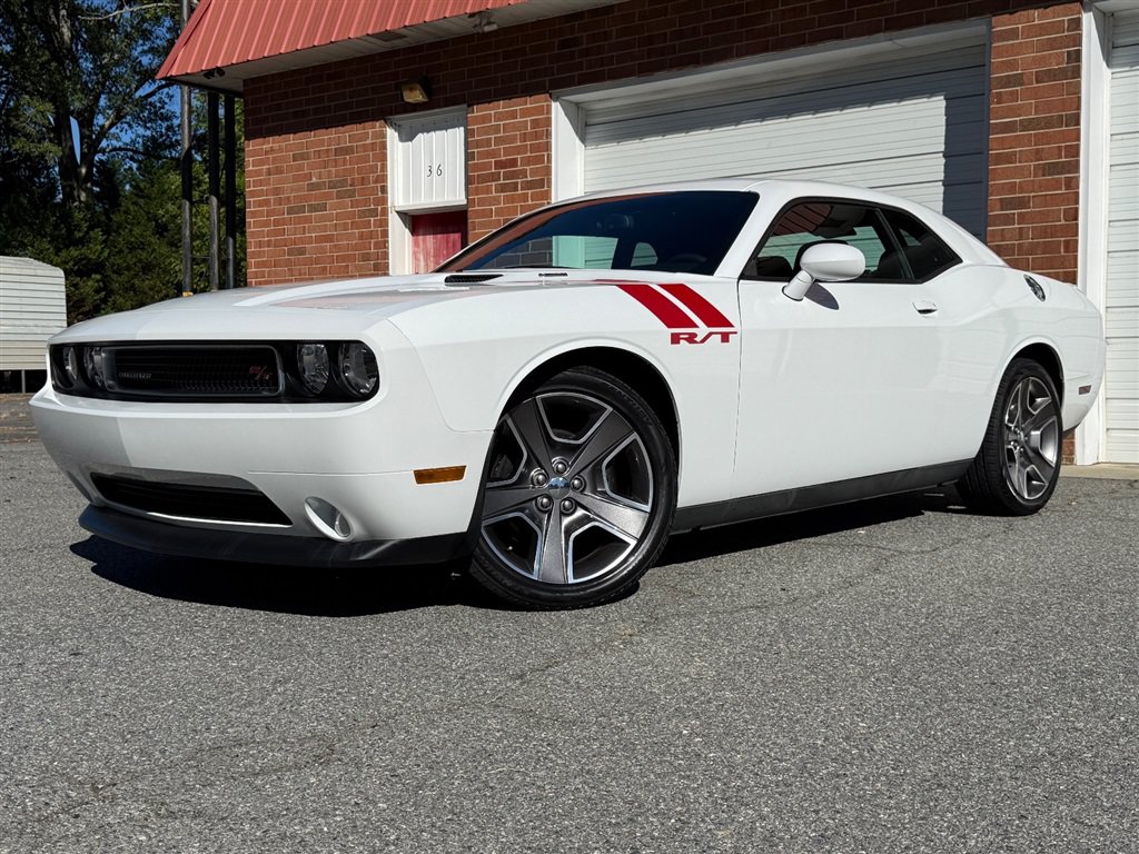 Used 2012 Dodge Challenger R/T RWD image 2