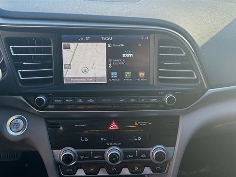 Used 2020 Hyundai Elantra Limited w/ Ultimate Package 03 image 10