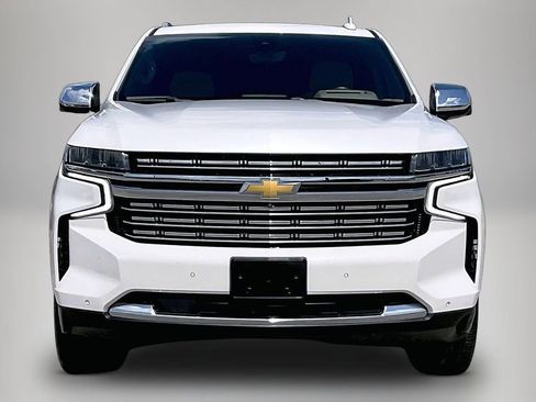 Used 2021 Chevrolet Suburban Premier w/ Premium Package AWD/4WD image 3