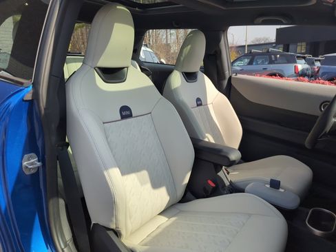 Certified 2025 MINI Cooper S image 28