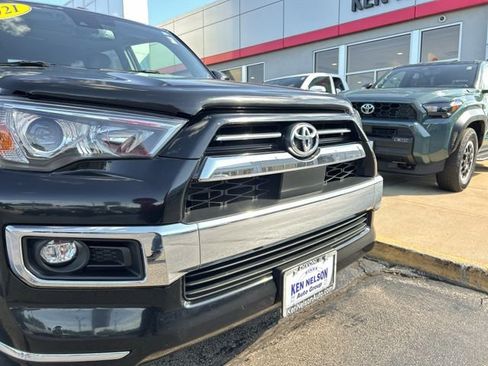 Used 2021 Toyota 4Runner Limited AWD/4WD image 4