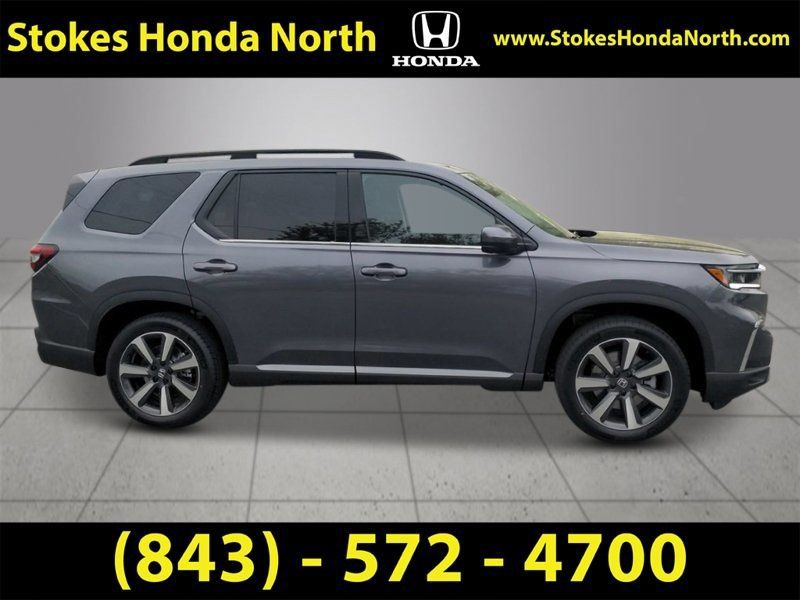 New 2025 Honda Pilot Touring image 7