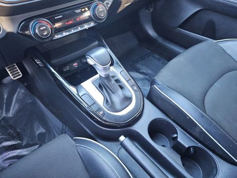 Used 2023 Kia Forte GT-Line image 34