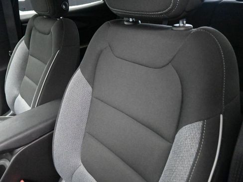 Used 2025 Chevrolet TrailBlazer LT w/ Driver Confidence Package image 20