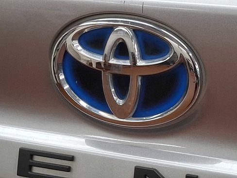 Used 2021 Toyota Sienna XLE w/ XLE Plus Package image 30