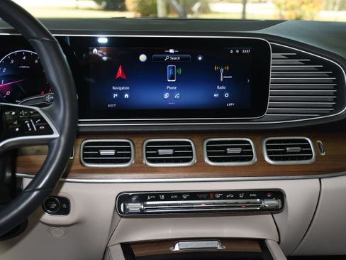 Used 2024 Mercedes-Benz GLE 450 4MATIC image 17