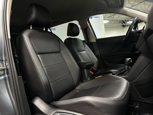 Used 2018 Volkswagen Tiguan SE image 25