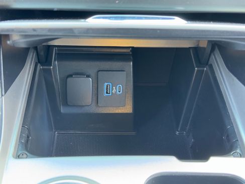 Used 2020 Ford Explorer XLT w/ Equipment Group 202A image 29