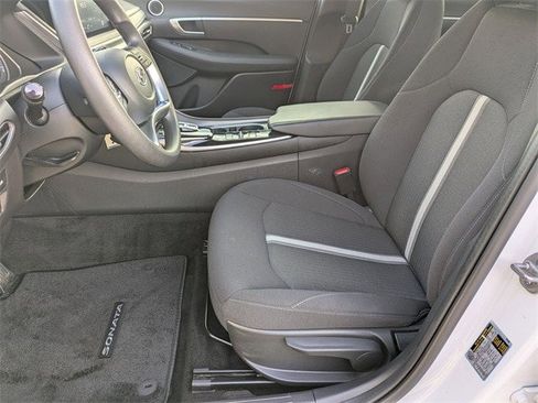 Certified 2023 Hyundai Sonata SE w/ Winter Weather Package image 12