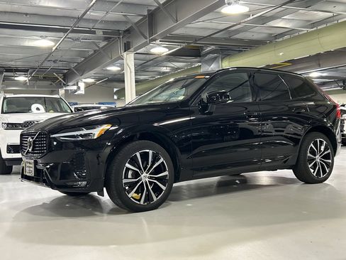 Certified 2025 Volvo XC60 B5 Plus AWD/4WD image 5