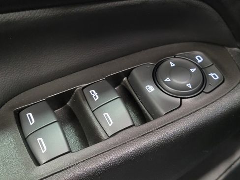 Used 2023 Chevrolet Equinox LT w/ Driver Convenience Package image 27