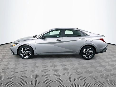 Certified 2025 Hyundai Elantra Sport image 8