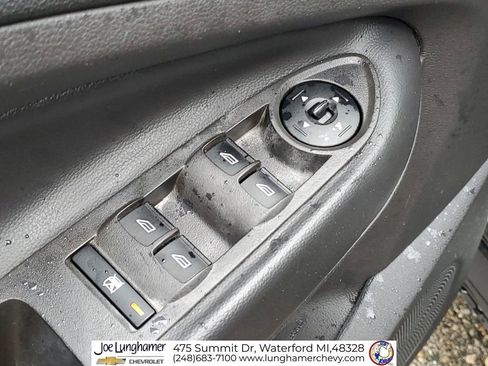 Used 2017 Ford Escape SE w/ SE Sport Appearance Package AWD/4WD image 23