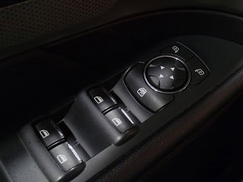 Used 2018 Ford Explorer XLT w/ Equipment Group 201A image 27