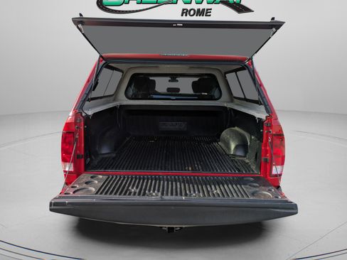 Used 2021 RAM 1500 Classic SLT image 9