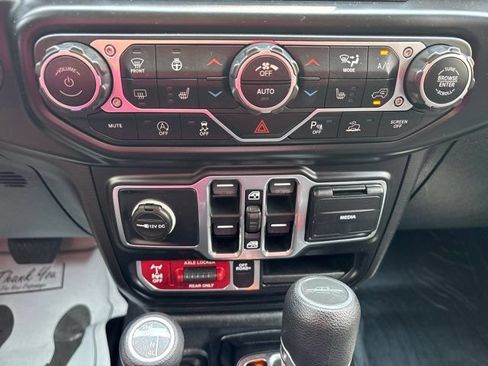 Used 2021 Jeep Gladiator Mojave w/ LED Lighting Group AWD/4WD image 30