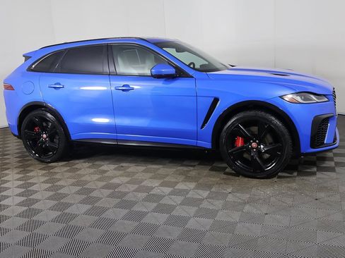Used 2022 Jaguar F-PACE SVR image 24