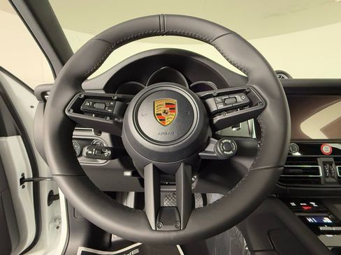 Certified 2026 Porsche Macan AWD/4WD image 36